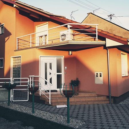 Apartment Dominik Osijek Exterior foto