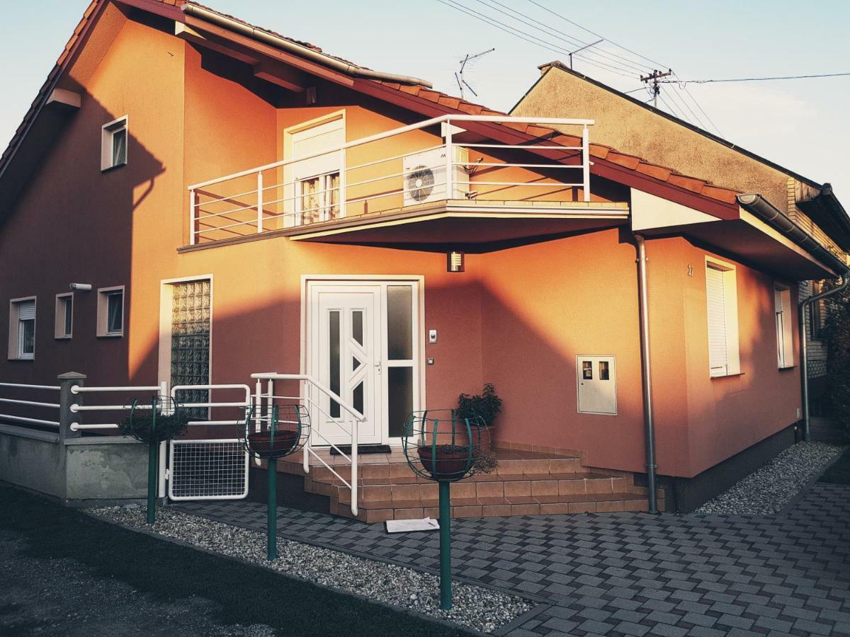 Apartment Dominik Osijek Exterior foto