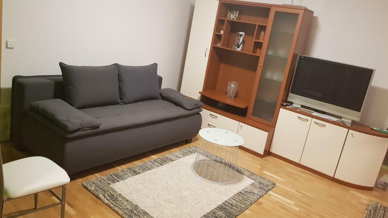 Apartment Dominik Osijek Exterior foto